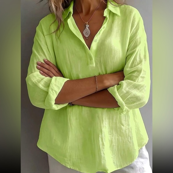 Light Green Linen Button-Neck Women's Top - Picture 2 of 6